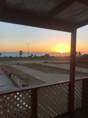 Best Beach Villa, Denham
